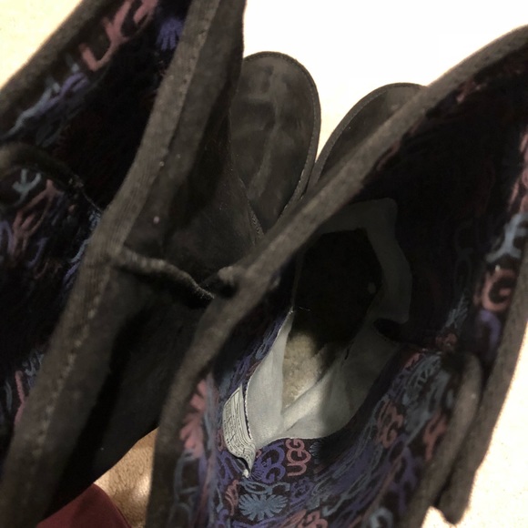 SOLD****UGG Black LoPro Boots, Sz 8 - Picture 5 of 8